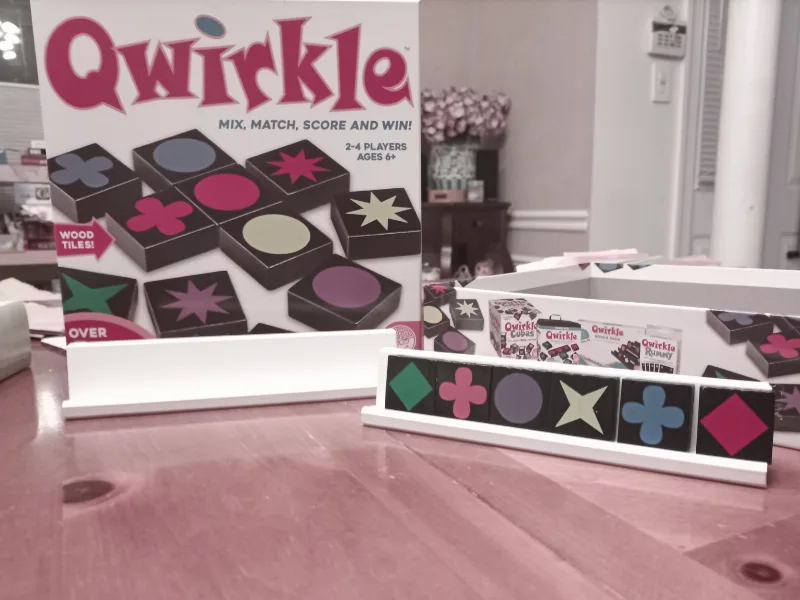 Qwirkle Stand