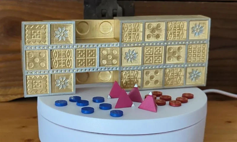 Complete assemblable Royal Game of Ur box with pieces