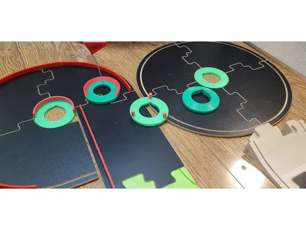 Pitchputt - Corner track putting greens
