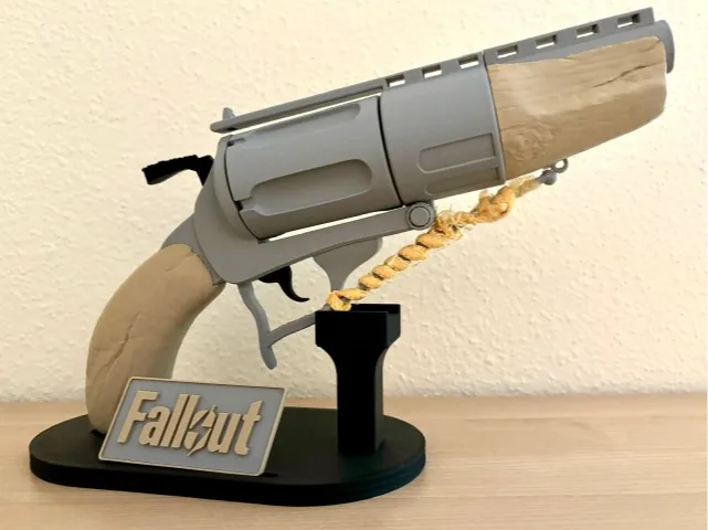 Fallout Show Ghoul Revolver Stand