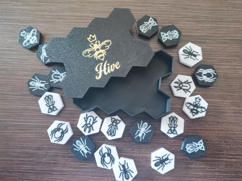 Hive Remix - Printable Pawns and Compact Box