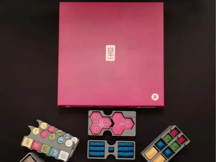 Huang boardgame insert