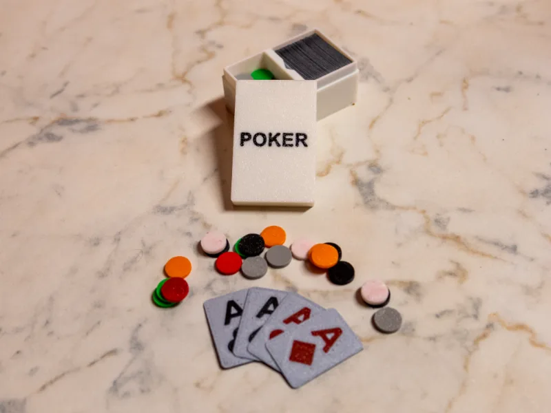 Mini poker set