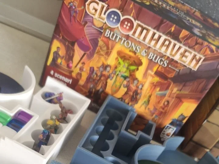 GLOOMHAVEN buttons & bugs inserto