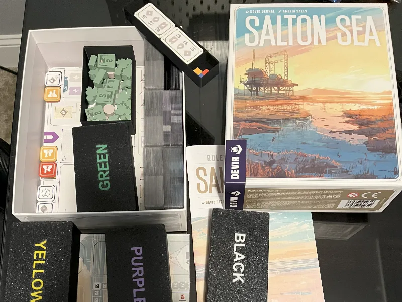 Salton Sea insert that supports sleeved cards