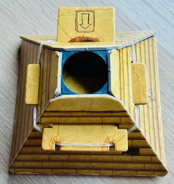Camel Up Pyramid Support