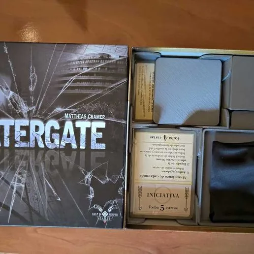 Watergate game insert and organizer
