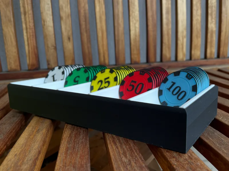 Poker chips tray
