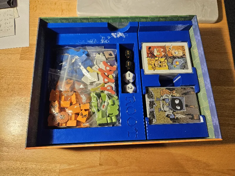 ROOT box insert for sleeved cards