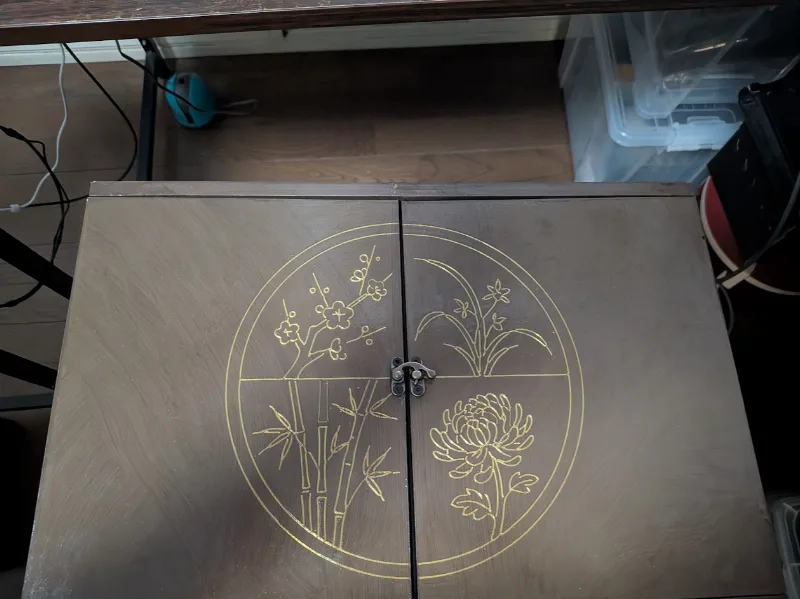 Mahjong Tile Box With With Decorated Lid