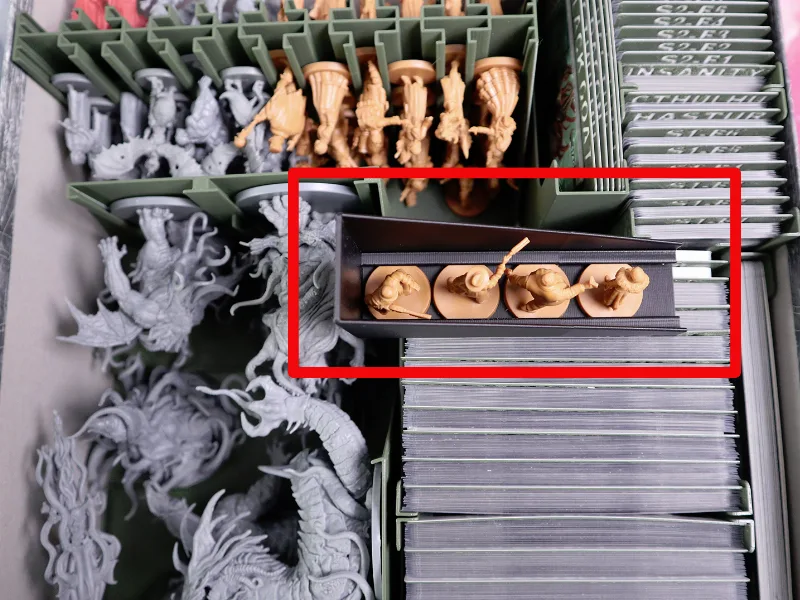 Cthulhu Death May Die extra figures holder