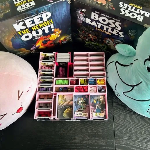 Keep the Heroes Out! 2 - Insert/Organizer for KS1 + KS2 - SLEEVED