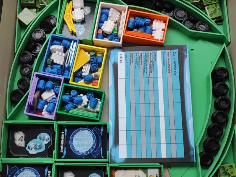 tray and storage boxes for Planet Unknown