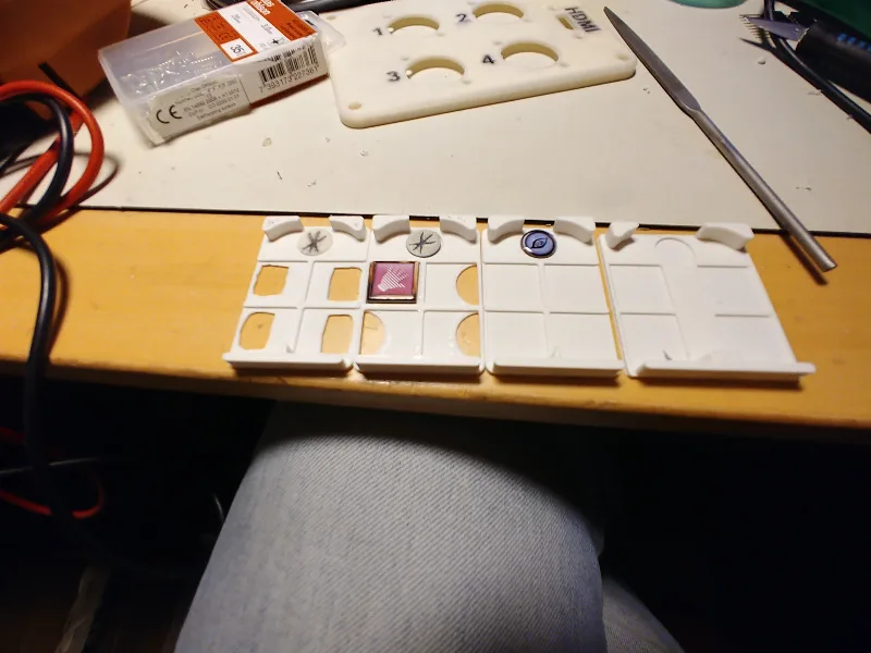 Gloomhaven Player status brick and Card holder