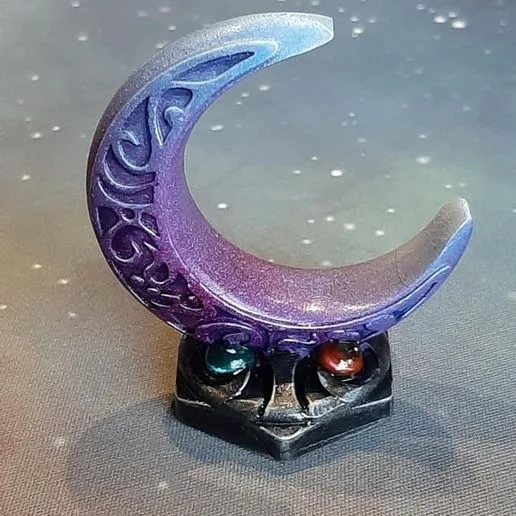 Nova Luna intricate moon
