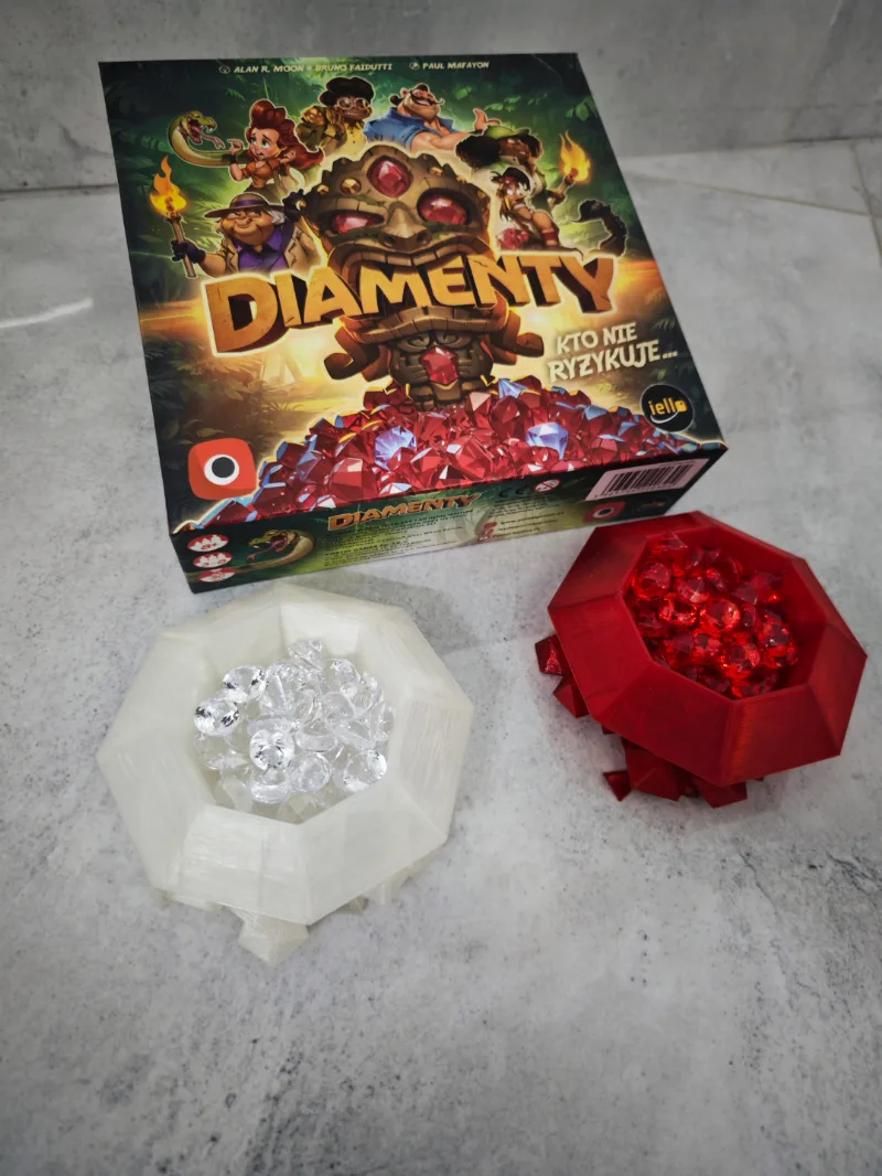 Diamonds board game organiser
