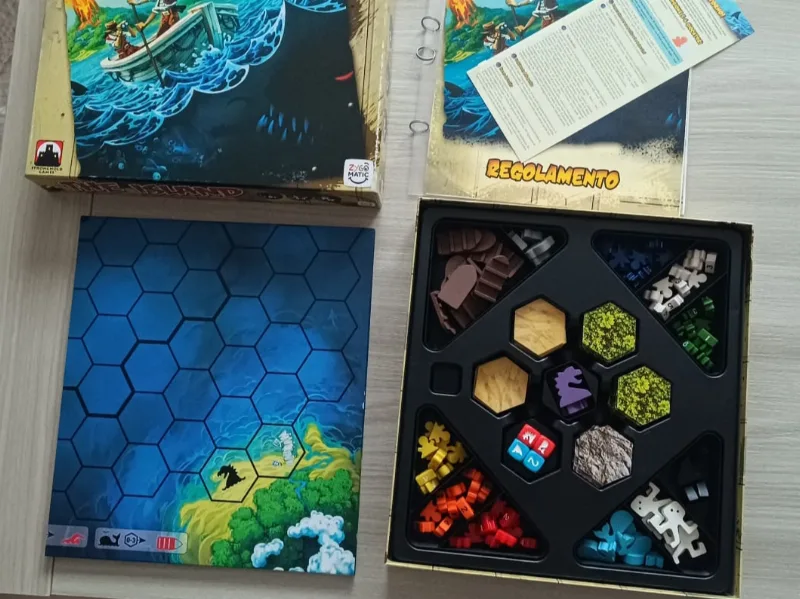 Survive: Escape from Atlantis! The Island - Insert