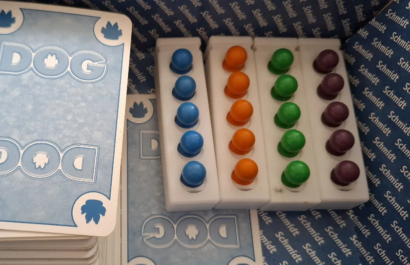 Boardgame "Dog" Figure-Holder