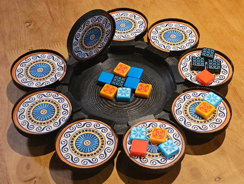 Azul Factory with hinged containers
