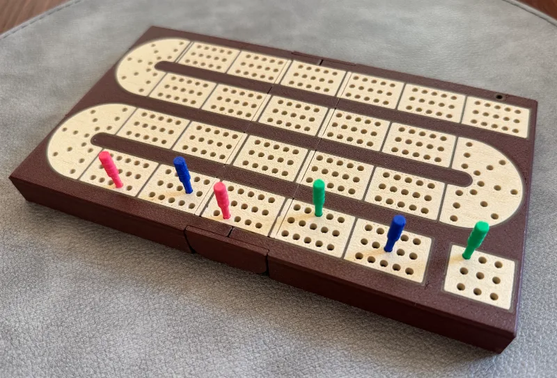 Travel cribbage board with Color