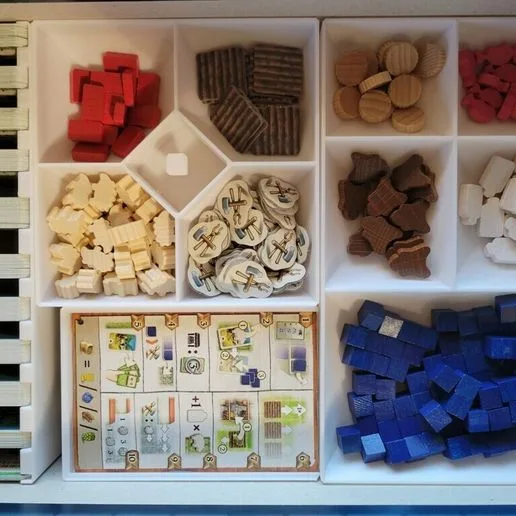 Hallertau board game organizer