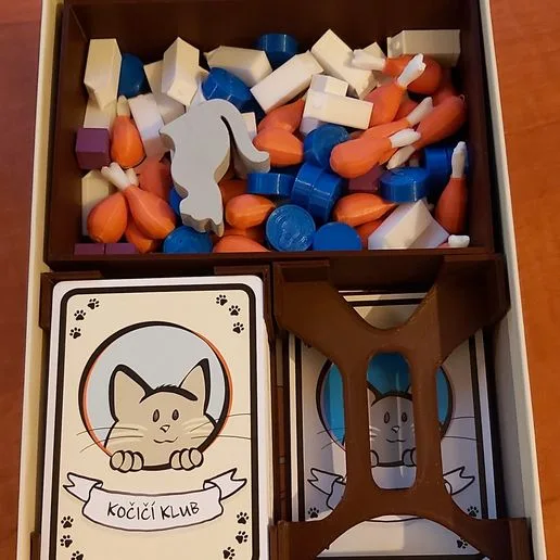 Playing pieces Cat Lady and card boxes