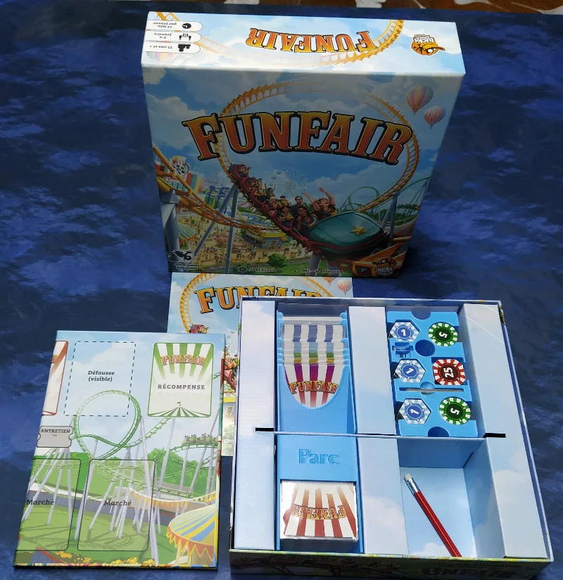 Funfair game insert organizer
