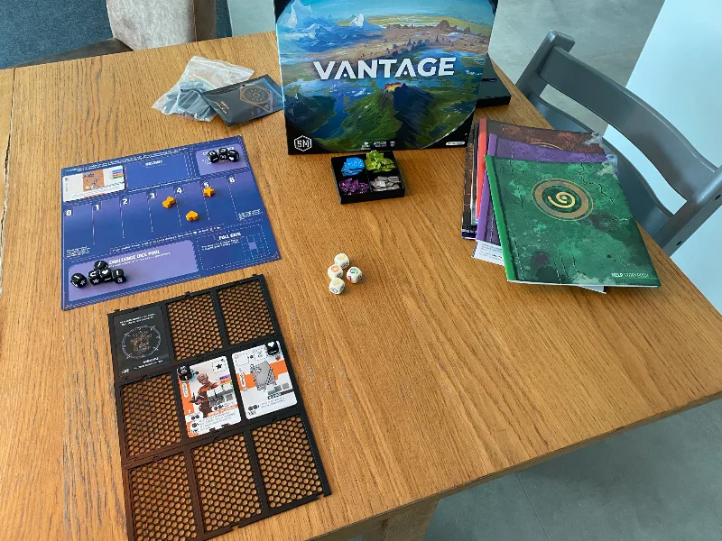 Vantage Boardgame Player Grid Board game