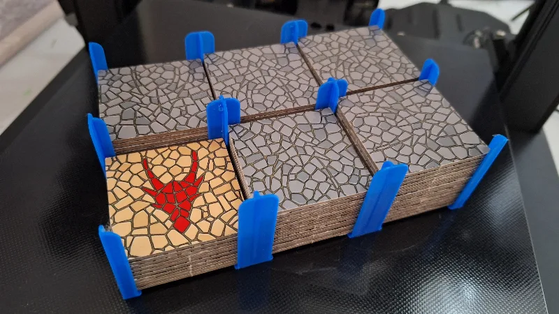 Material-saving Karak / Carcassonne dispenser
