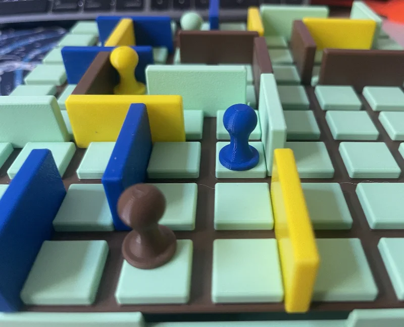 Quoridor (Maze Board Game) - With Box