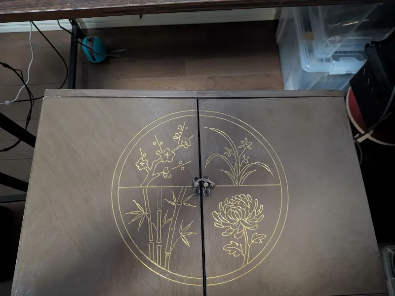 Mahjong Tile Box With With Decorated Lid